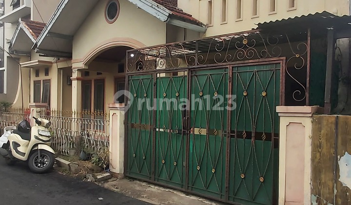 Rumah Terawat di Margahayu Raya 2