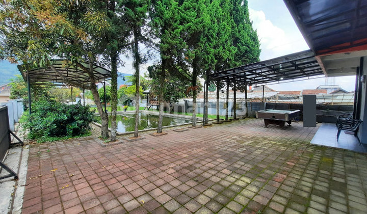Murah Rumah Villa Terawat di Lembang 2
