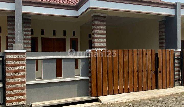 Rumah 3 Kamar Tidur Dekat Ke Pintu Tol Jakarta  1