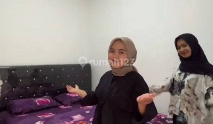 Rumah 2 lantai Cukup 2 JT langsung Akad KPR dekat ke St. Kereta Depok 2