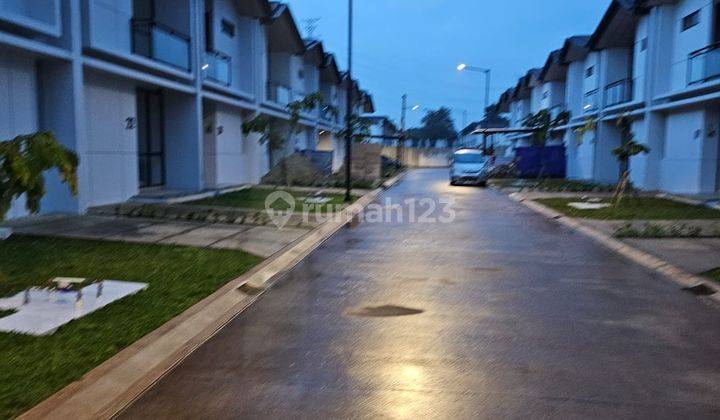 Disewakan Cepat Rumah Cendana Cove Lippo Karawaci Central 2