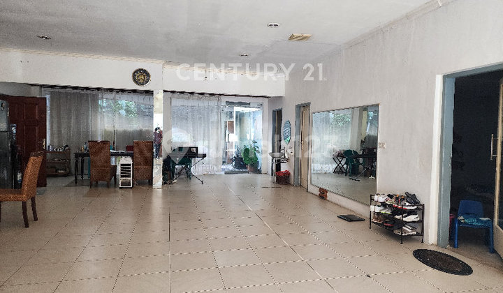 Dijual Ruang Usaha di Kebayoran Baru, Cocok untuk Resto.