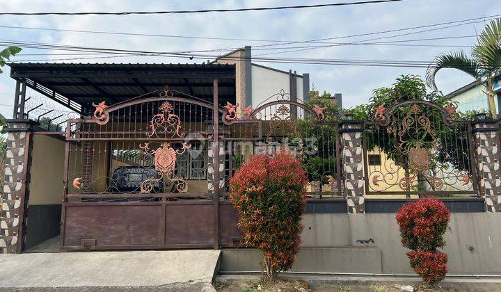 RUMAH / VILLA JALAN RAYA DEKAT DENGAN BERBAGAI WISATA BUAT HEALING 1