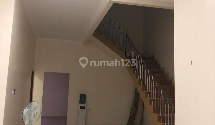 Disewakan Rumah 2 Lantai Bagus siap huni 2