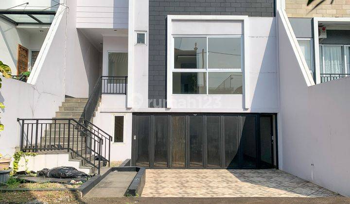 Rumah Modern 3 Lt Luas Harga Nego 7 Menit ke Stasiun Pancoran J22635 2