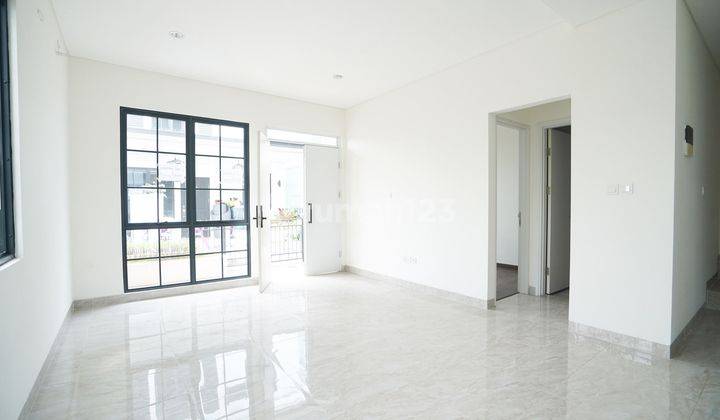 Rumah Cantik 3 Lt Bisa Nego 15 Mnt ke RS Primaya Pasar Kemis Dibantu KPR J23925 2