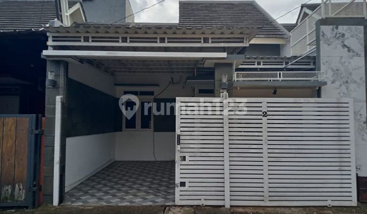 Rumah SHM 1 Lantai 17 Menit ke Gerbang Tol Jatiwarna 1 Hadap Timur J39597