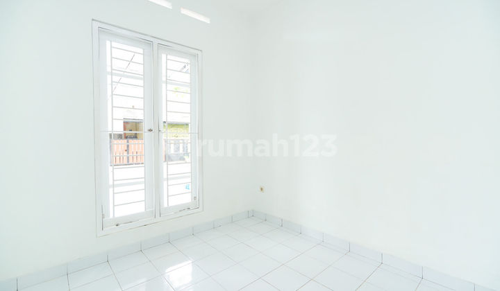 Rumah SHM 9 Menit ke RS Hermina Serpong Siap Huni Dibantu KPR J22857 2