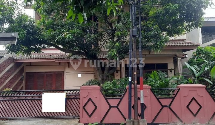 Rumah Luas 2 Lt 10 Menit ke Stasiun Klender Baru Hadap Timur J13571