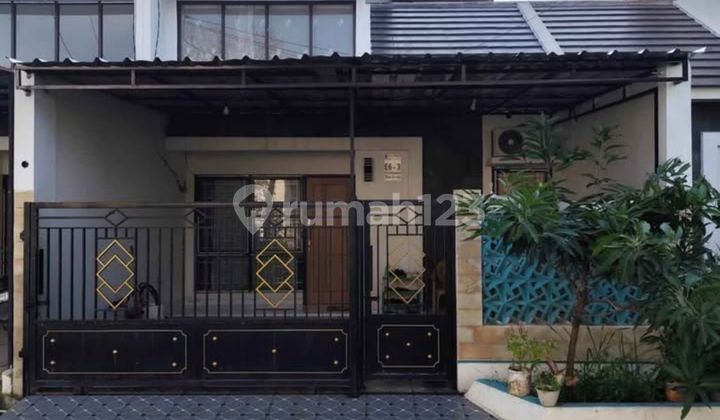 Well-Maintained House in Tangerang Near Healthcare Facilities 2 Floors Flood-Free J42084 Well-Maintained House in Tangerang Near Healthcare Facilities 2 Floors Flood-Free J42084