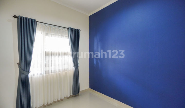 Strategic House 15 Minutes to Primaya Hospital Depok Ready for KPR J-31476