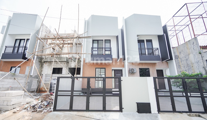 Rumah 2 Lt SHM Siap KPR 12 Menit ke Mal Ciputra Cibubur J-36299 Rumah 2 Lt SHM Siap KPR 12 Menit ke Mal Ciputra Cibubur J-36299