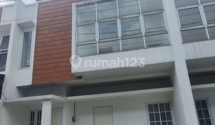 2 Story House SHM Ready to Occupancy 15 Minutes to Lebak Bulus MRT Station Grab J-35553 2 Story House SHM Ready to Occupancy 15 Minutes to Lebak Bulus MRT Station Grab J-35553