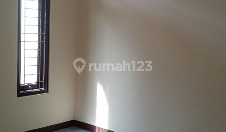Rumah Terawat 3 Kt Dekat Summarecon Mall Bekasi SHM Siap Huni J-30647 2