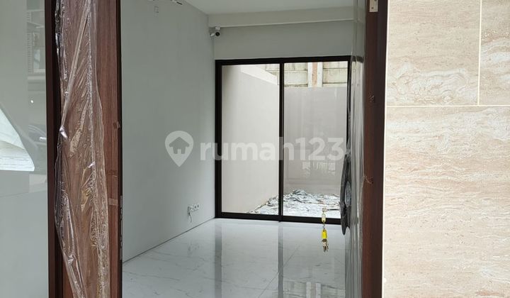 Rumah Siap Huni 13 Menit ke AEON Mall BSD City 4 Kamar Bisa KPR J33324 2