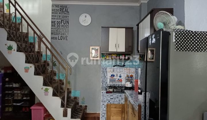 Rumah Strategis 2 Lt di Bekasi Akses Dekat Faskes Bebas Banjir J35418 2