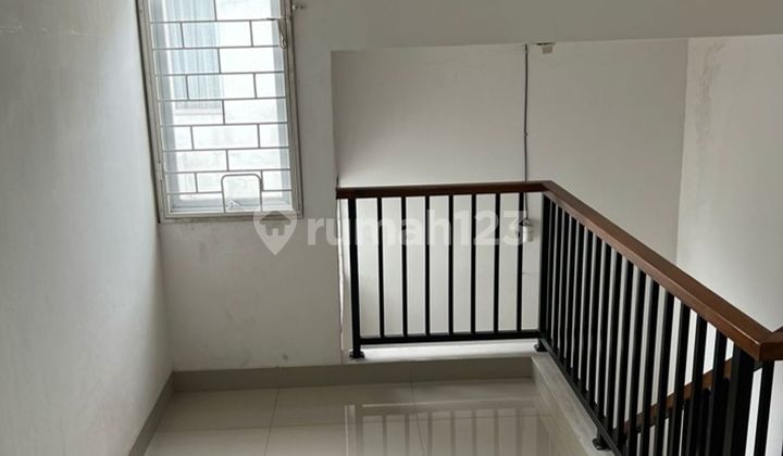 Rumah 2 Lt Siap Huni di Tangerang dekat Stasiun SHM Dibantu KPR J33037 2