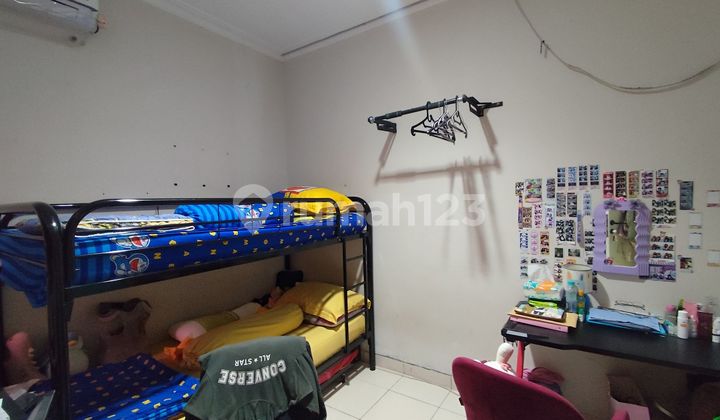 Rumah 2 Lt Hadap Selatan 10 Menit ke Mall Ciputra Cibubur Siap KPR J-40149 2