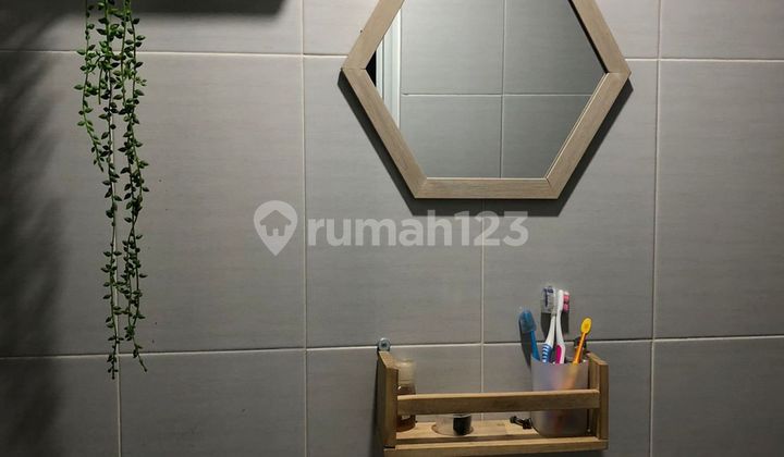 Rumah Minimalis 5 Menit ke Terminal Sawangan 2 Lantai Siap KPR J39864 2