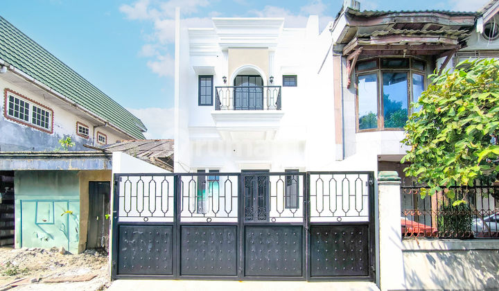 Strategic House with SHM Near Bintaro Jaya Xchange Mall Assisted by Mortgage J33470 Strategic House with SHM Near Bintaro Jaya Xchange Mall Assisted by Mortgage J33470