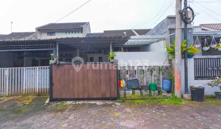 Rumah Seken Strategis 15 Menit ke Stasiun Depok Dibantu KPR J30466 Rumah Seken Strategis 15 Menit ke Stasiun Depok Dibantu KPR J30466