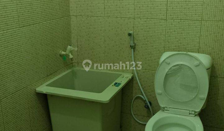 Rumah 2 Lantai Terawat Dekat Cinere Bellevue Mall LT 100 Bisa KPR J28978 2