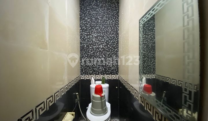 Rumah 7 Kamar Tidur Hadap Utara 5 Menit ke Gerbang TOL Cibubur 2 J-34717 2