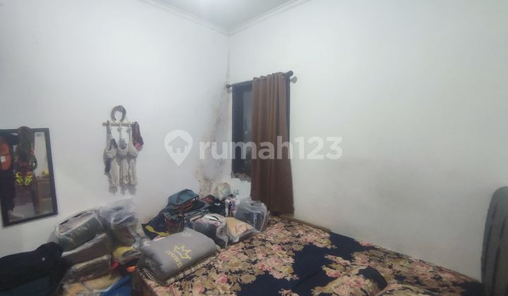 Rumah Seken Strategis 15 Menit ke Stasiun Depok Dibantu KPR J30466 2
