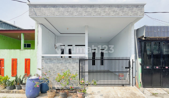 Move-in Ready House in Bekasi 15 Minutes to Tambun Station Flood-Free J29387