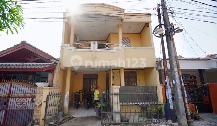 Rumah 2 Lantai Terawat Akses Dekat Stasiun Bekasi Dibantu KPR J19571 Rumah 2 Lantai Terawat Akses Dekat Stasiun Bekasi Dibantu KPR J19571