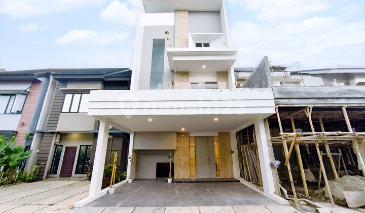 Rumah Cantik 2 Carport 9 Menit ke Pintu Tol Serpong 2 Hadap Timur J27170