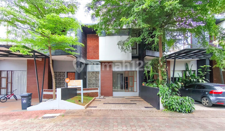 SHM 2-Story House Ready to Occupy, 10 Minutes to Living Plaza Pamulang J-40531 SHM 2-Story House Ready to Occupy, 10 Minutes to Living Plaza Pamulang J-40531