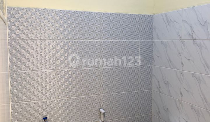 Ready-to-Occupy House 10 Minutes to West BSD Toll Gate 1, Assisted with KPR J39017 Ready-to-Occupy House 10 Minutes to West BSD Toll Gate 1, Assisted with KPR J39017