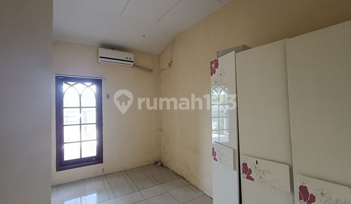 House 10 minutes to the hospital. Taman Harapan Baru East Facing J-38269 2