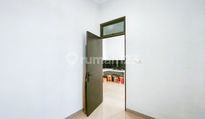 Rumah 6 menit ke RS. Taman Harapan Baru SHM Siap KPR J-35819 2