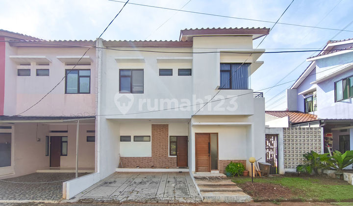 Strategic House 14 Minutes to Cinere Bellevue Mall, SHM Ready to Live In J36087