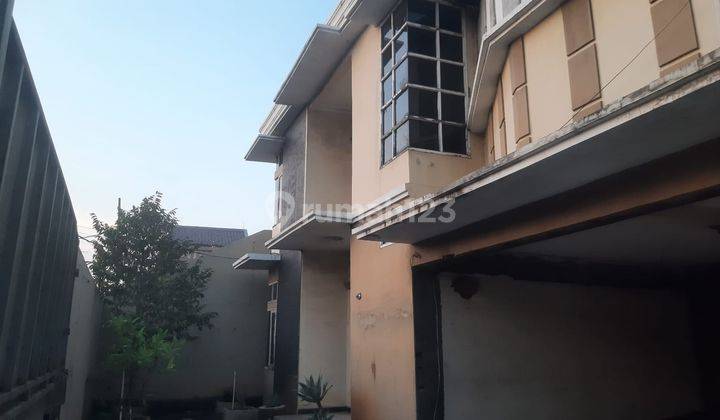 Di Jual Rumah Dua Lantai Dengan Tanah Luas Dijual Bersama Atau Terpisah 1