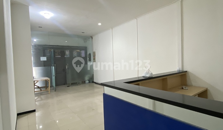 Shop House in Excellent Condition, 3 Floors, Main Road Karapitan Location, Highly Strategic.