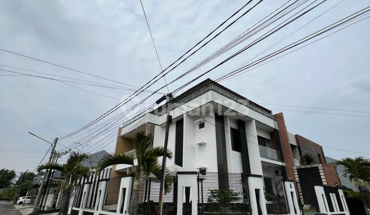 Rumah Sultan 3 Lantai Di Mekarwangi Bandung Lokasi Amat Sangat Strategis Rumah Sultan 3 Lantai Di Mekarwangi Bandung Lokasi Amat Sangat Strategis