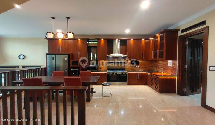 Rumah Full Furnished 4 Lantai Sangat Istimewa 1