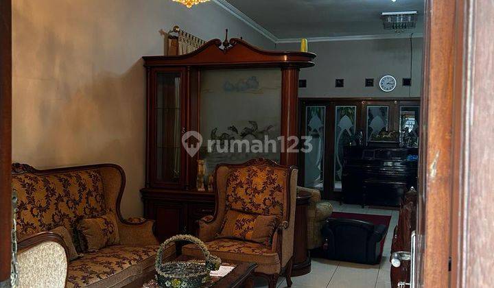 DIJUAL RUMAH TERAWAT SEMI FURNISHED SIAP HUNI DI BATUNUNGGAL MULIA 2