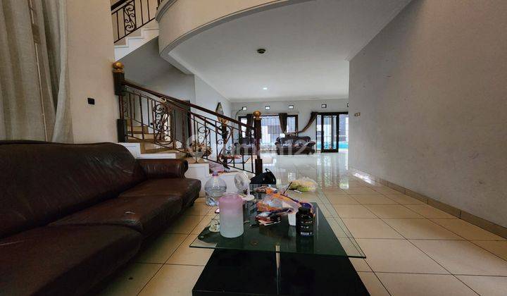 Jarang Ada Besar Harga Nego Semi Furnished Siap Huni 2 Lantai Kolam Renang  2