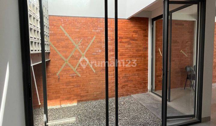 Rumah Baru 2 Lantai Minimalis Modern Lokasi Sangat Strategis Tengah Kota Akses Jalan Besar 2