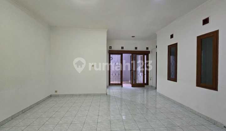 Affordable Ready-to-Live Semi-Furnished House with AC, Water Heater, 2-Car Carport with Canopy in Batununggal, Bandung City