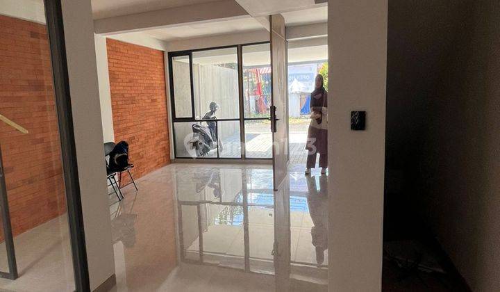 Rumah Baru 2 Lantai Minimalis Modern Lokasi Sangat Strategis Tengah Kota Akses Jalan Besar 1