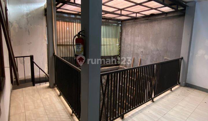 Rumah Minimalis 2 Lantai Siap Huni Lokasi Sangat Strategis Batu Indah Bandung 2