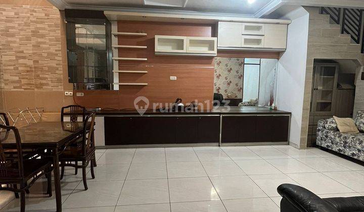 Rumah 2 Lantai Semi Furnished Lokasi Strategis Di Turangga Bandung 2