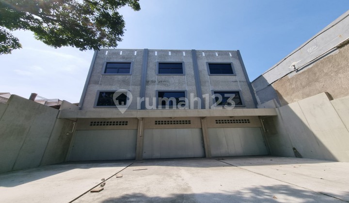 Ruko Baru 3.5 Lantai Tengah Kota Bandung Parkir Luas 5 Mobil Lokasi Strategis Harga Nego