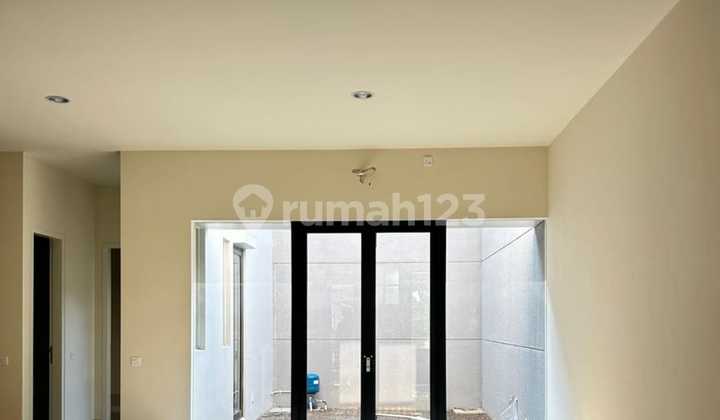 Jual Cepat Rumah Brand New Tipe Deluxe Area Kebayoran Baru Jakarta Selatan  2