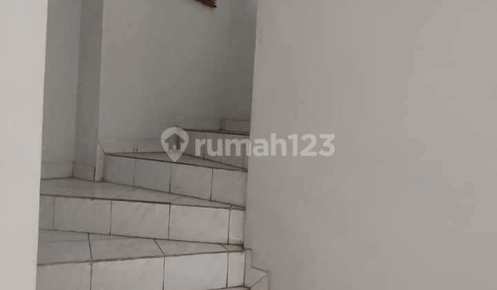 Quick Sale Nice House in Taman Cosmos West Jakarta 2